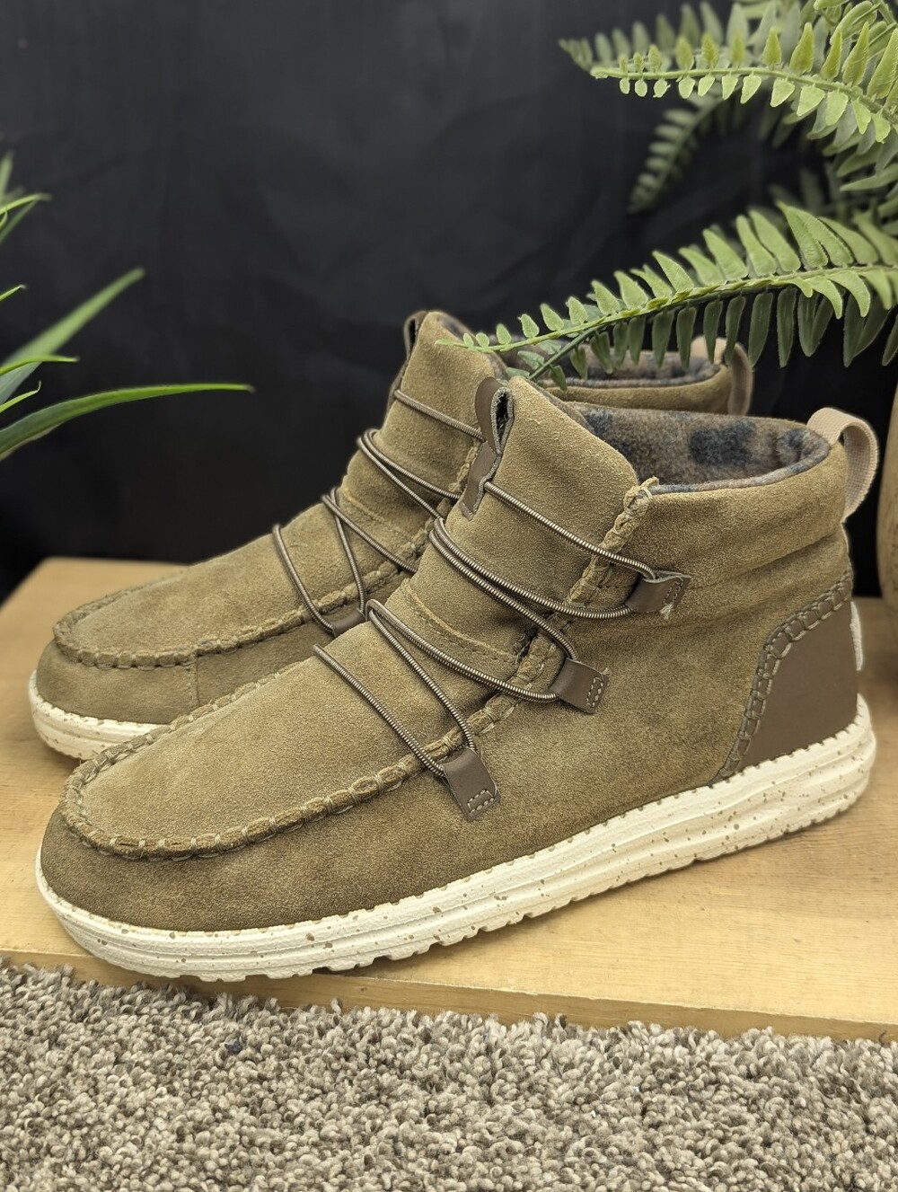 Hey Dude Lia Chestnut Lined Women's Size 8 Ankle Boots